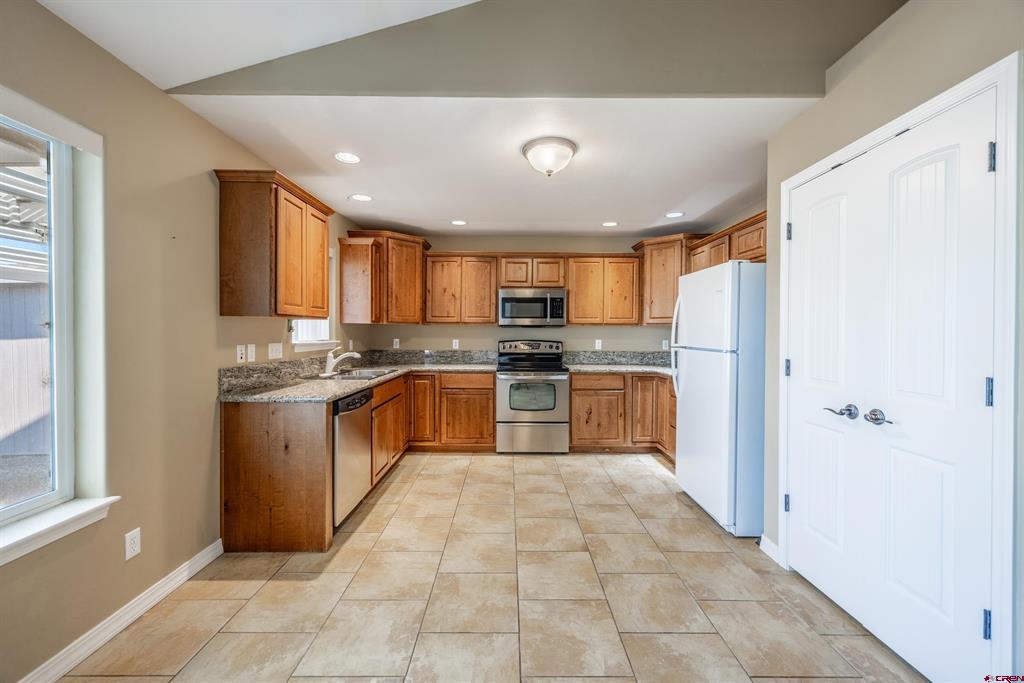 505 Alta Lakes Avenue Property Photo 14