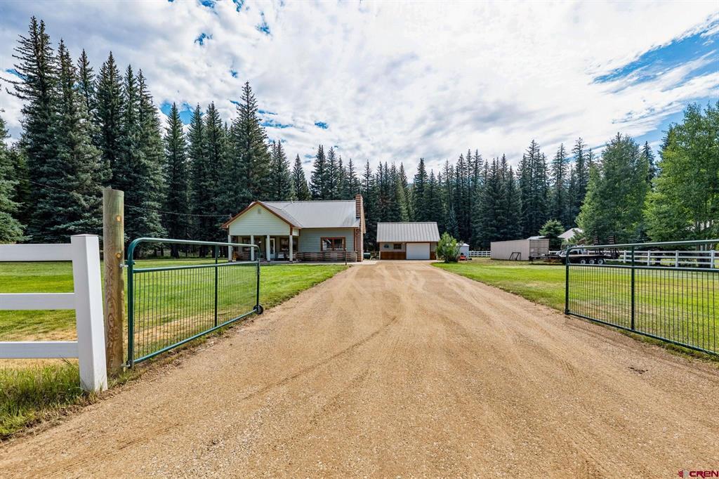 124 W Grimes Creek Road Property Photo 2