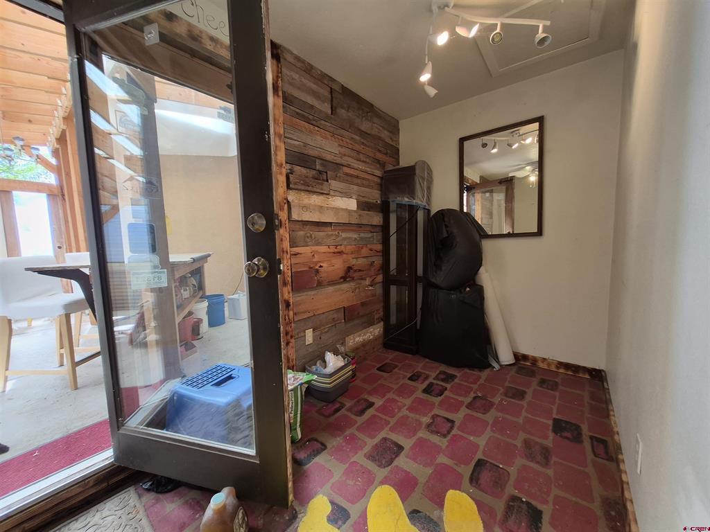 1345 S Broadway Property Photo 15