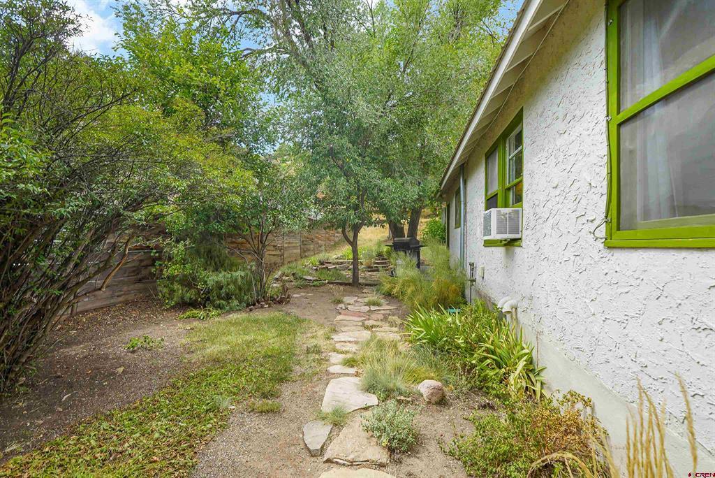 1463 W 3rd Avenue Property Photo 4