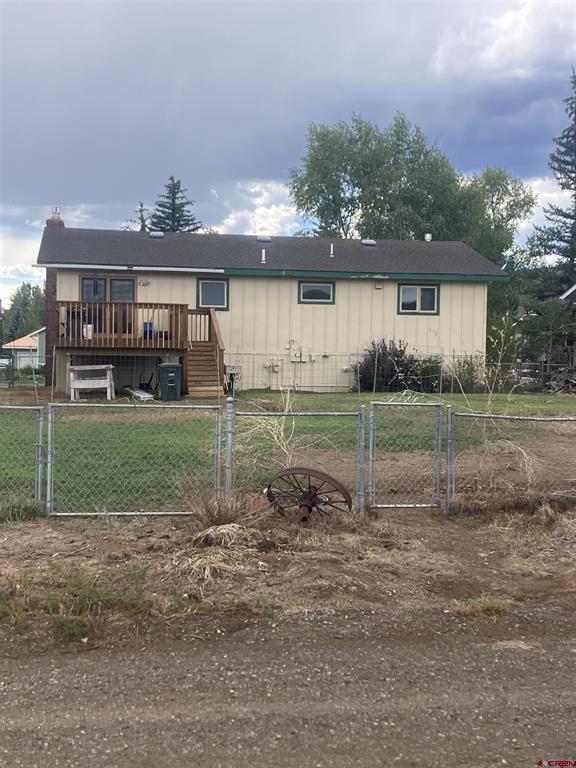 900 N Pine Street Property Photo 3
