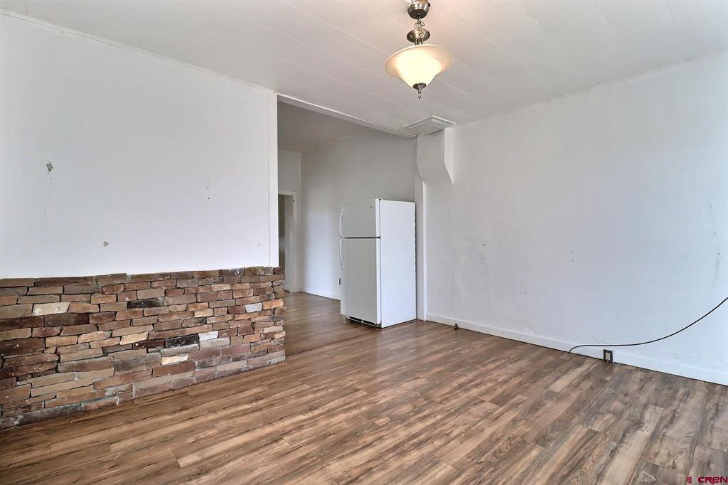 114 W 6th Street Property Photo 5