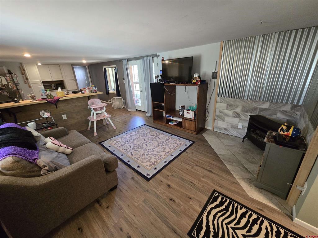 456 Valley View Dr Property Photo 2