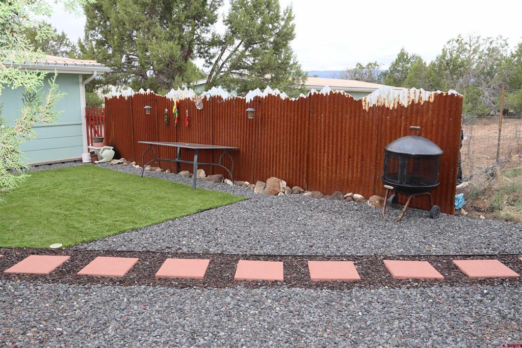 15827 Peach Road Property Photo 15