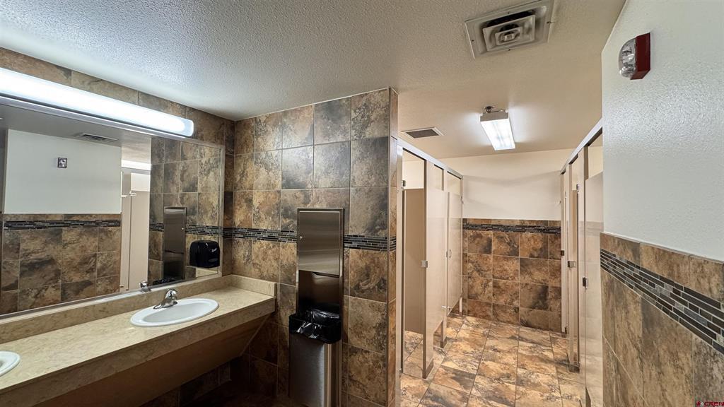 1199 Main Avenue Property Photo 8