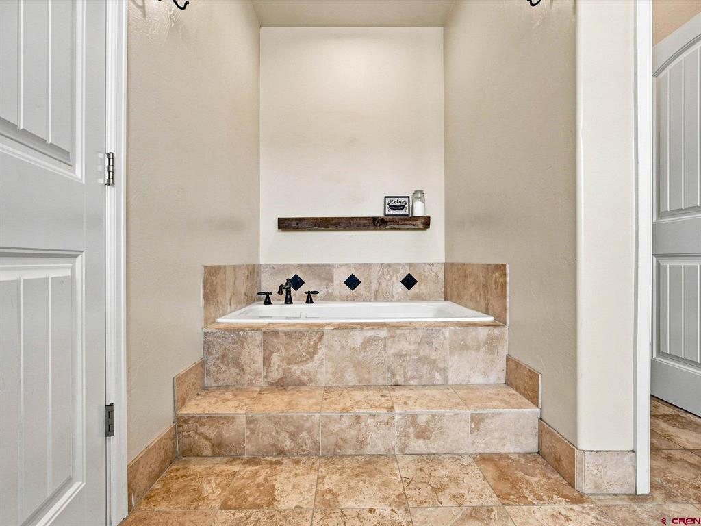 61546 Forever View Drive Property Photo 9