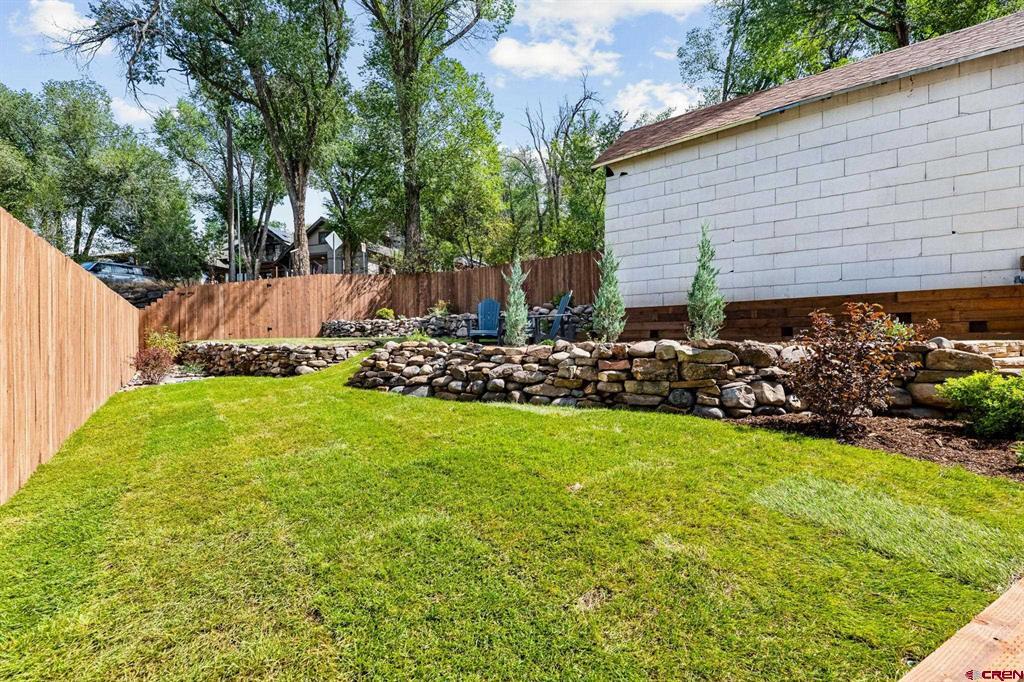 477 E 11th Street Property Photo 42