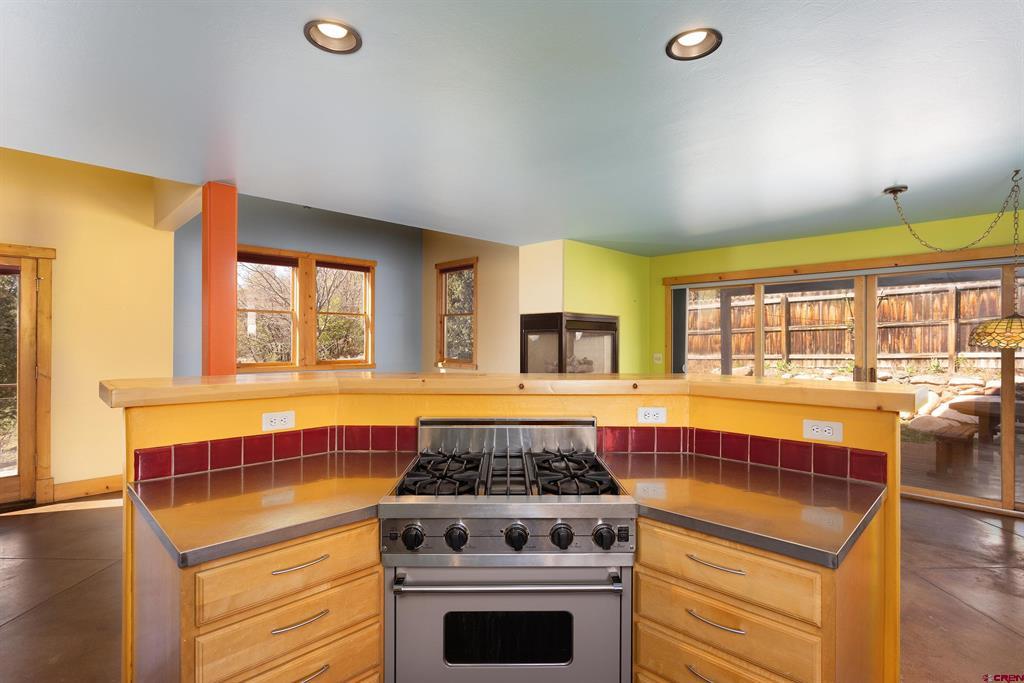 2305 N Glenisle Avenue Property Photo 6