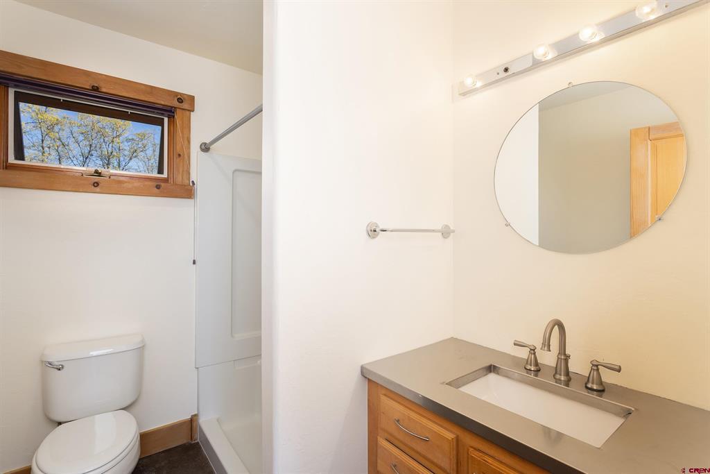 2305 N Glenisle Avenue Property Photo 12