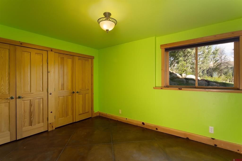 2305 N Glenisle Avenue Property Photo 14