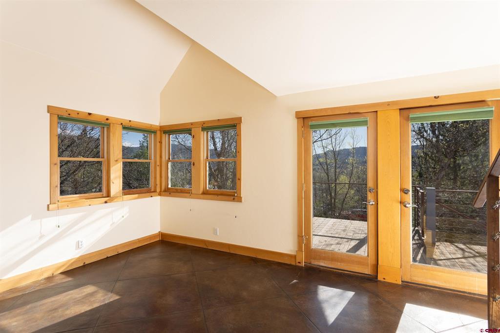 2305 N Glenisle Avenue Property Photo 19