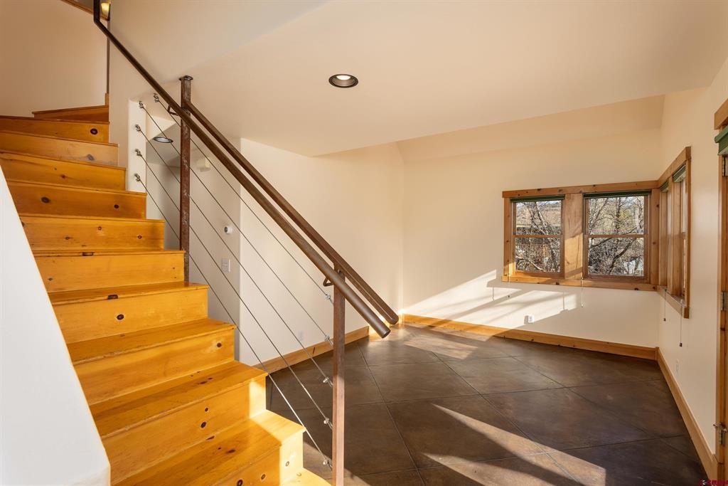 2305 N Glenisle Avenue Property Photo 21