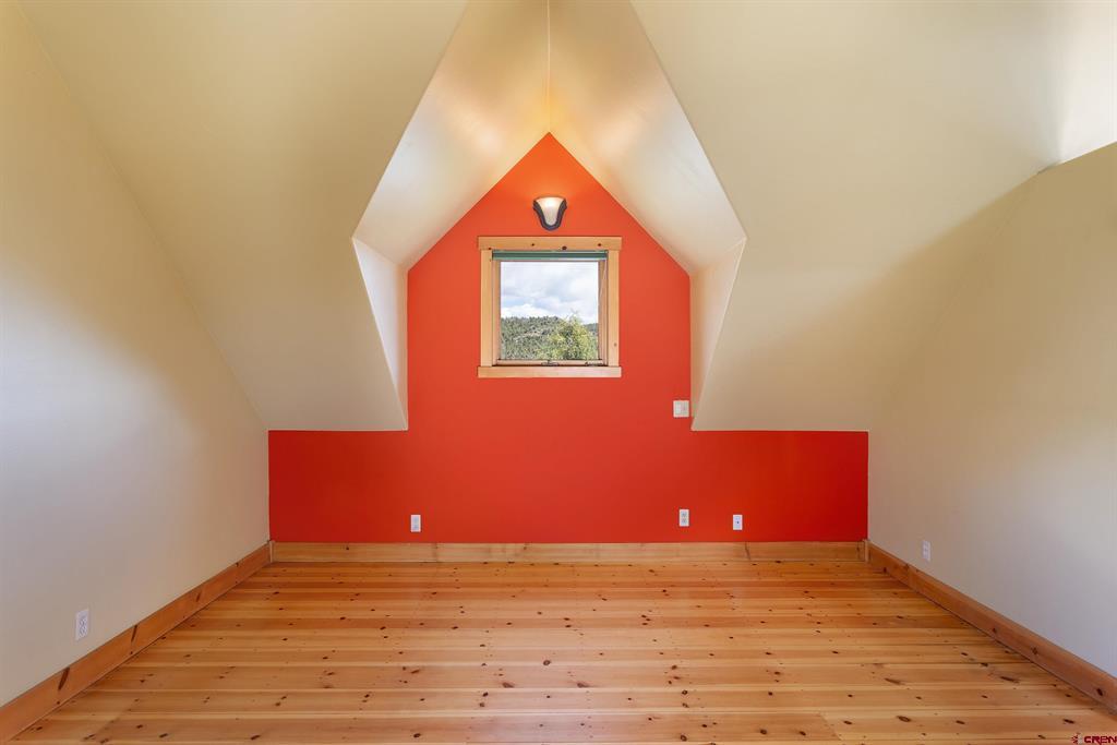 2305 N Glenisle Avenue Property Photo 22