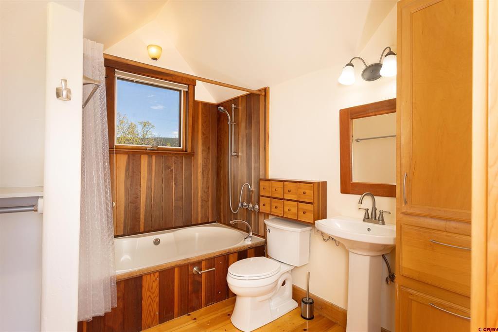 2305 N Glenisle Avenue Property Photo 26