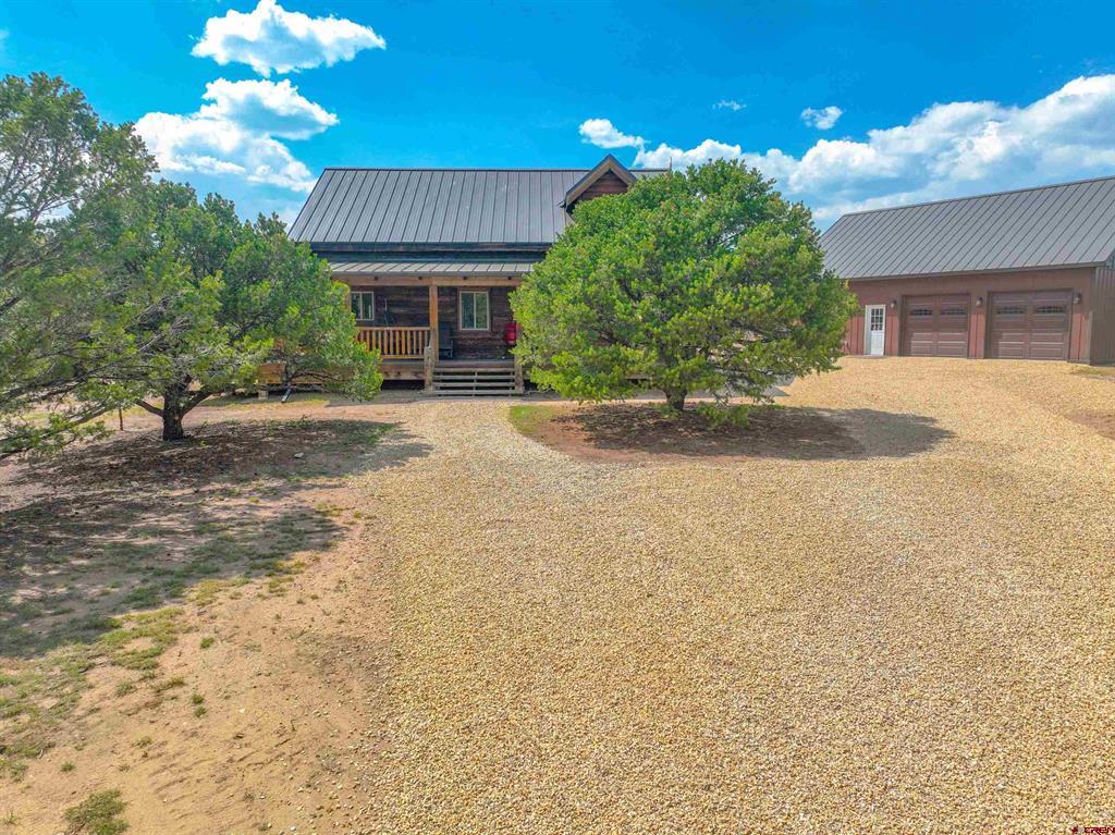 1839 9th Trail Property Photo 3