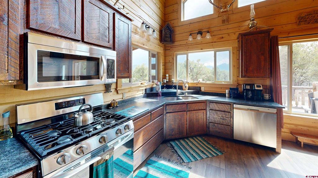1839 9th Trail Property Photo 8