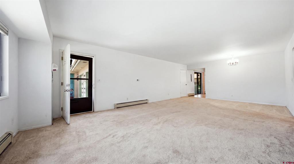 2048 Winston Way Property Photo 7