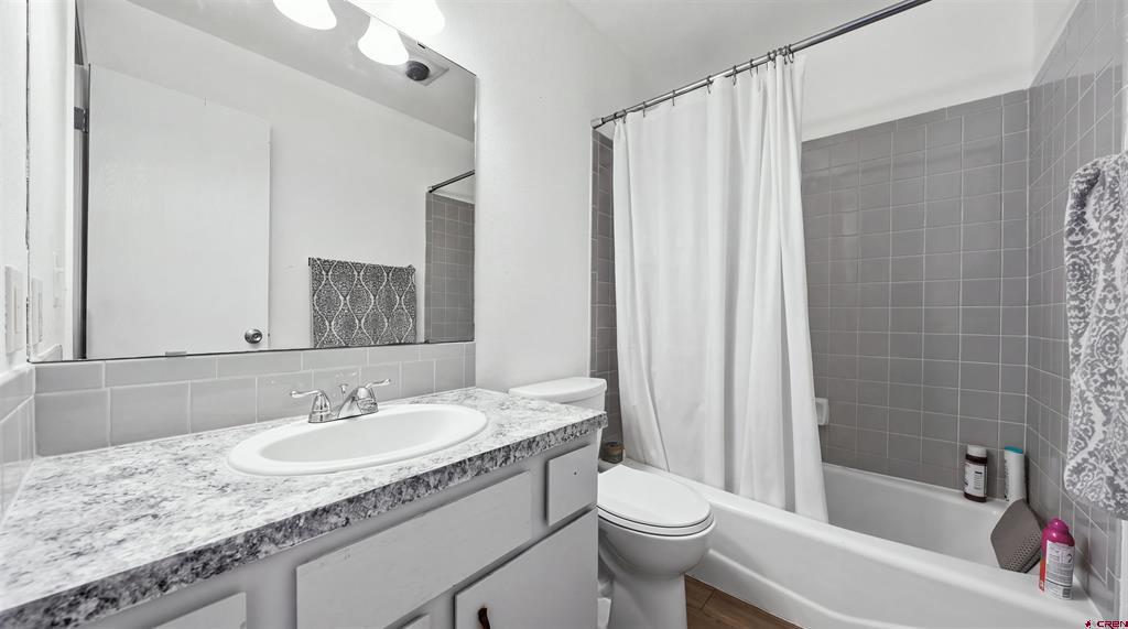 2048 Winston Way Property Photo 16