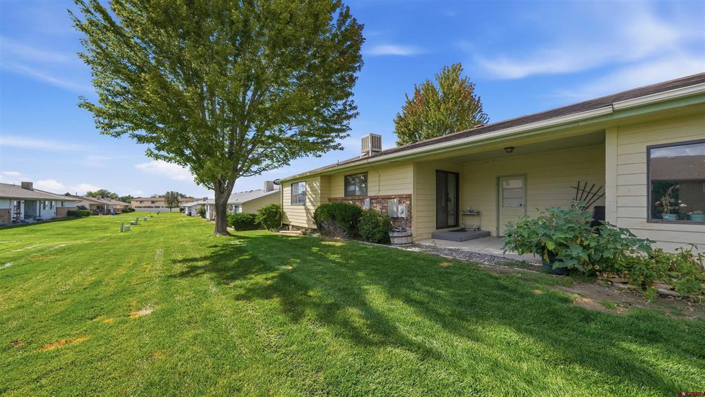 2048 Winston Way Property Photo 19
