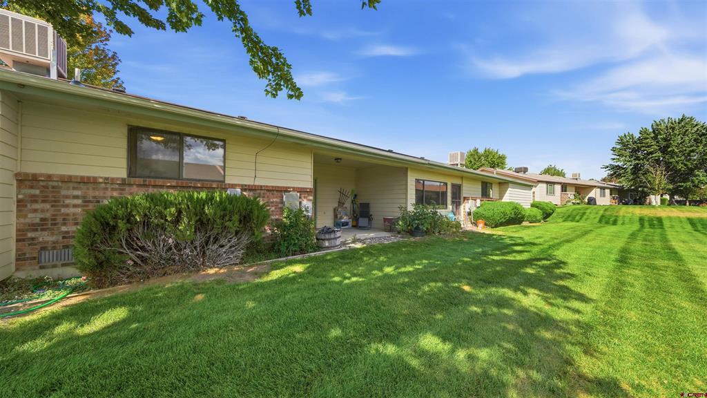 2048 Winston Way Property Photo 20