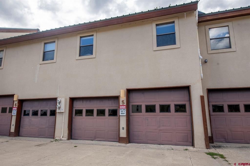 2 Elcho Avenue Property Photo 25
