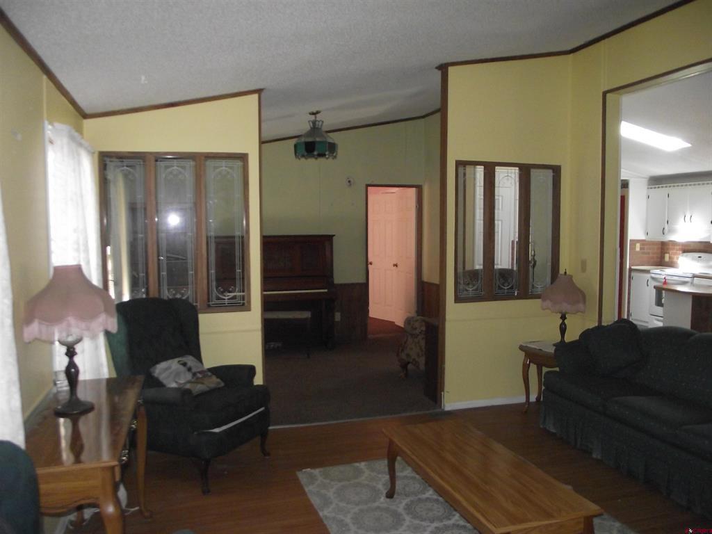 383 S Hillcrest Drive Property Photo 3