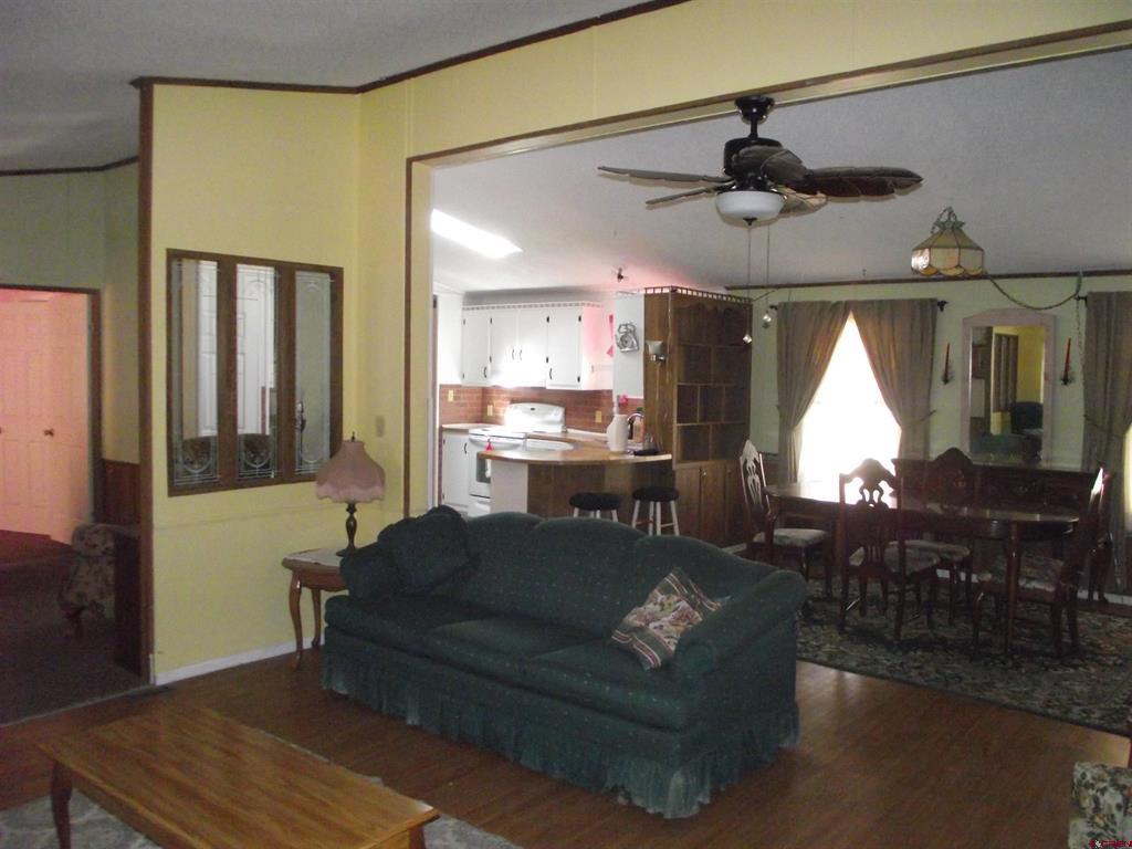 383 S Hillcrest Drive Property Photo 4
