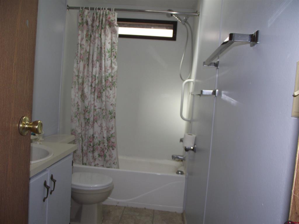 383 S Hillcrest Drive Property Photo 9
