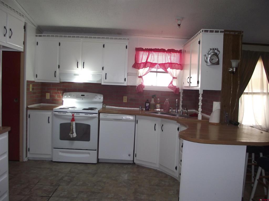 383 S Hillcrest Drive Property Photo 19