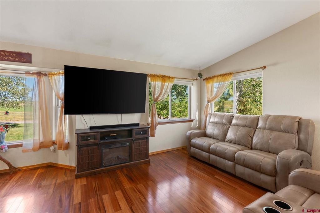 1044 Cr 314 Property Photo 23