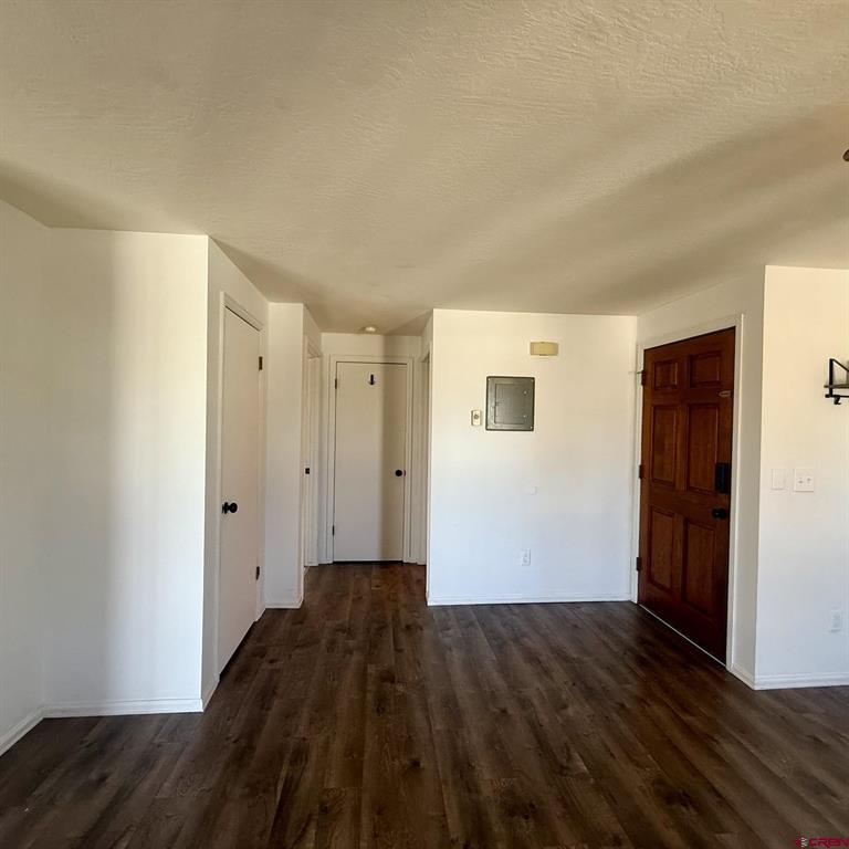 520 W 6th Street Property Photo 6