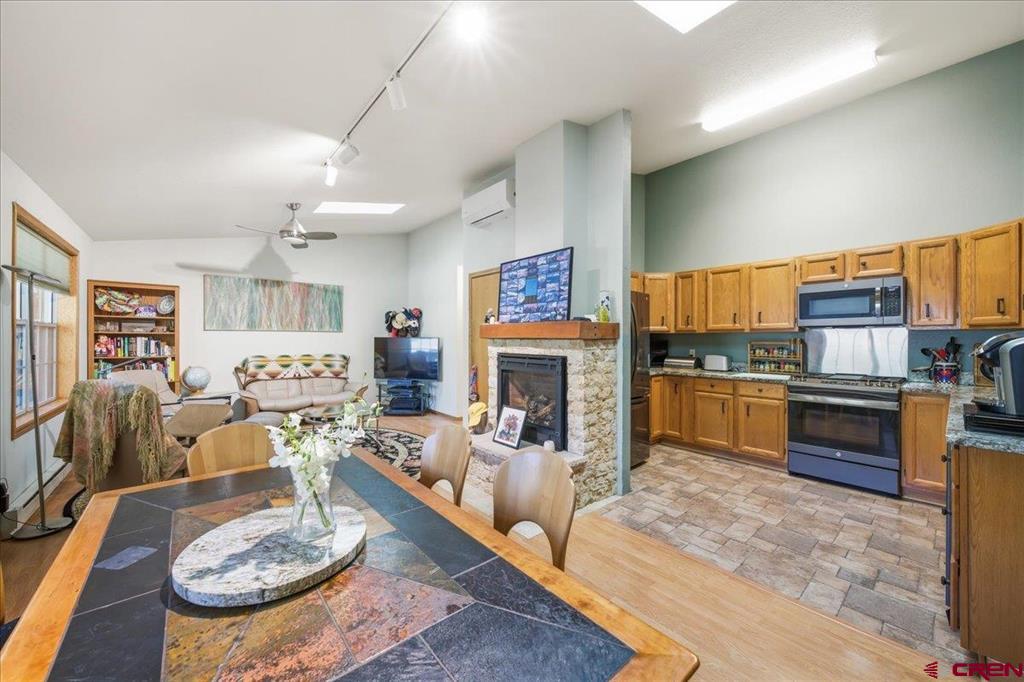 103 5th Avenue Court Property Photo 6