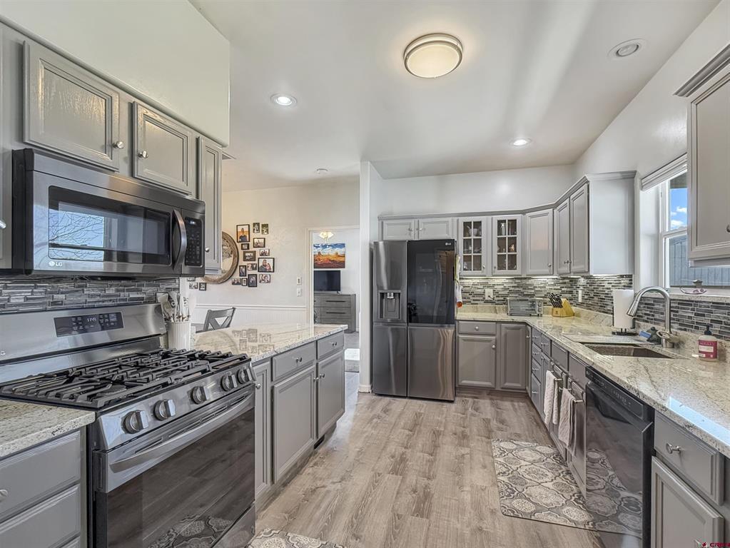 590 30 Road Property Photo 4