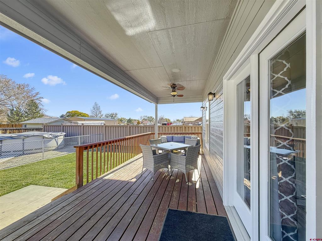 590 30 Road Property Photo 16
