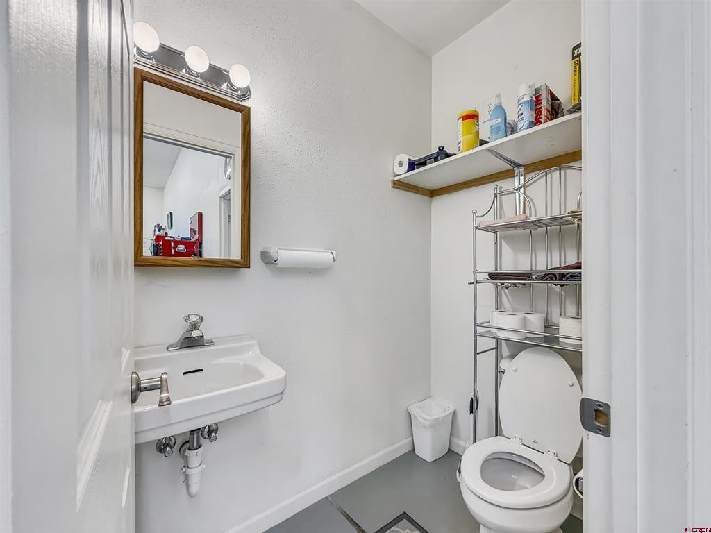 590 30 Road Property Photo 25
