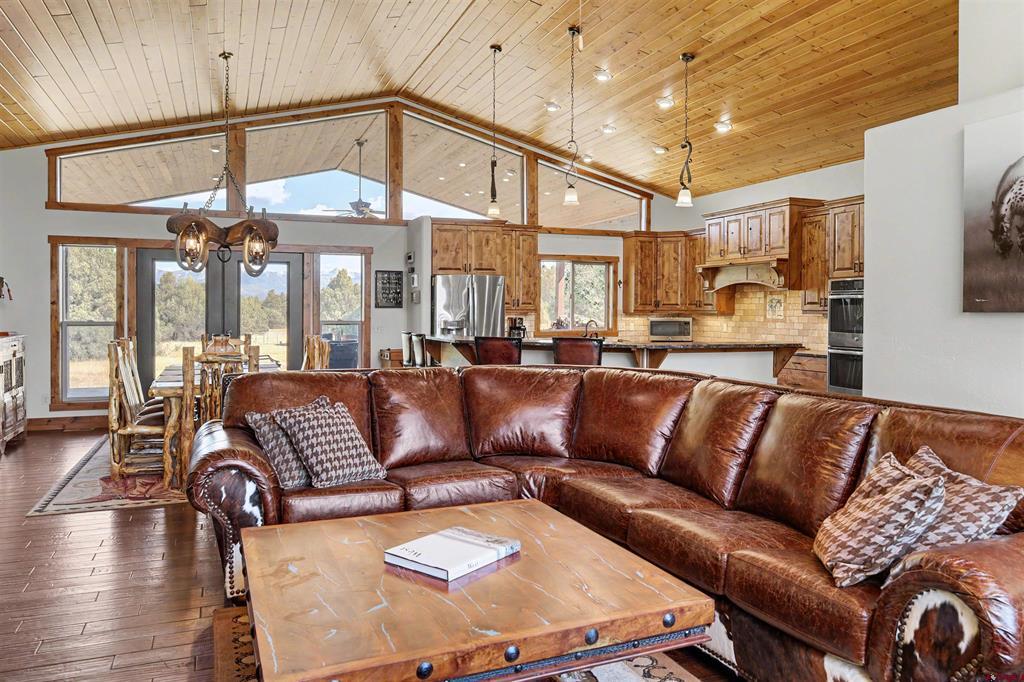 1592 S Pagosa Boulevard Property Photo 6