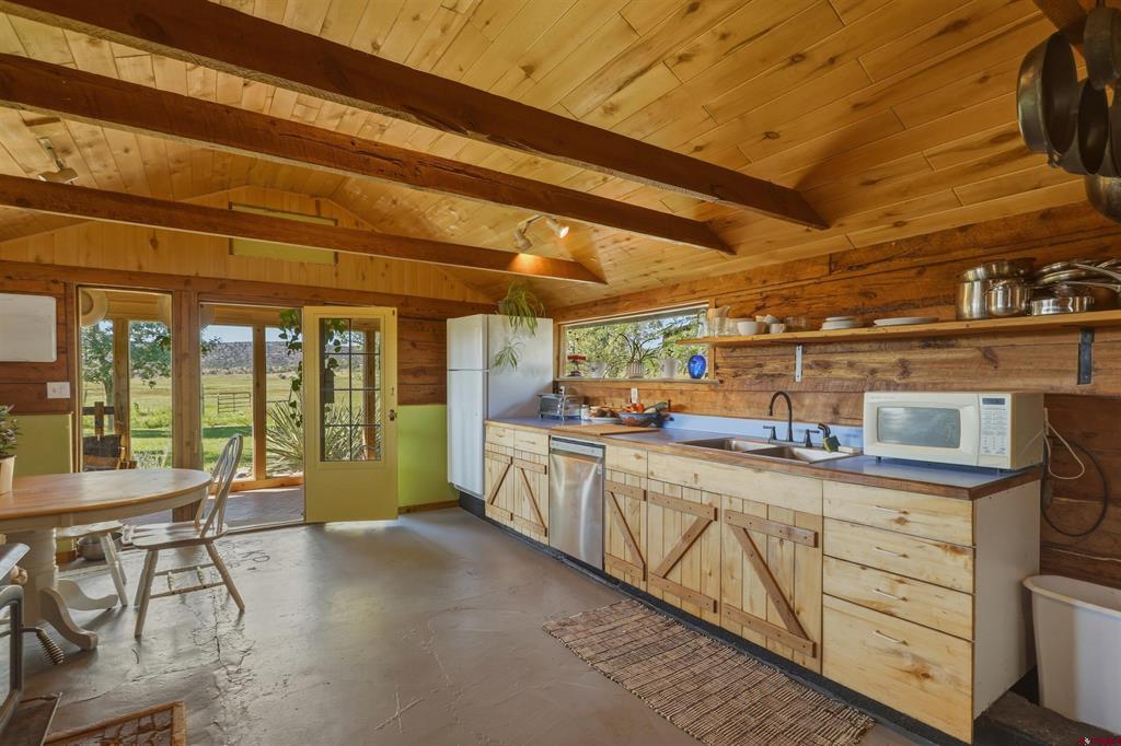1204 County Road 332 Property Photo 8