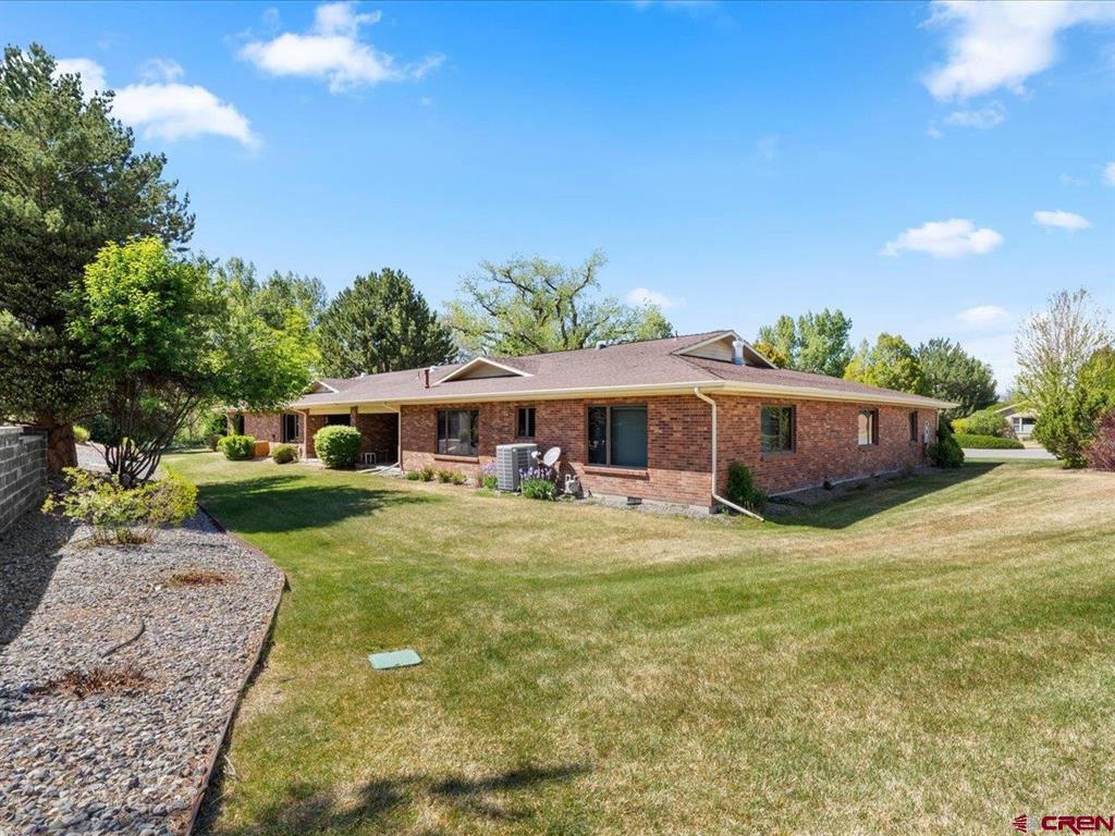 1214 Peppertree Drive Property Photo 3