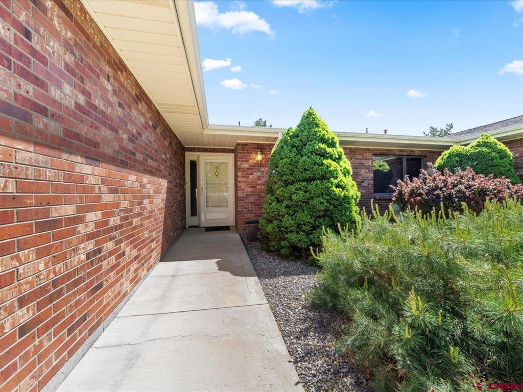 1214 Peppertree Drive Property Photo 4