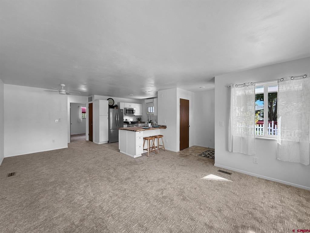 1948 Columbine Court Property Photo 2