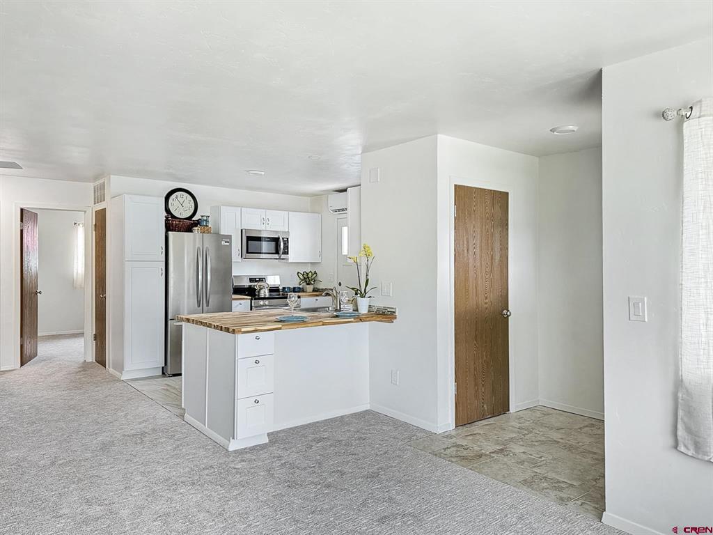 1948 Columbine Court Property Photo 17