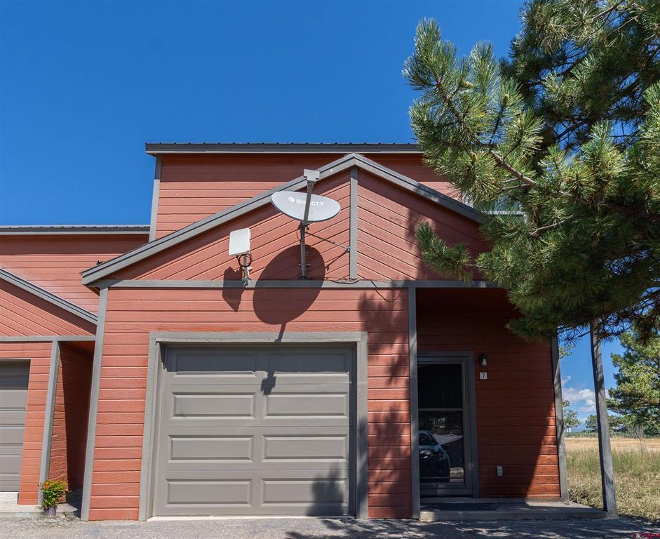 21 W Golf Place Property Photo 1