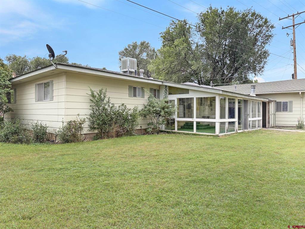 592 Grand Avenue Property Photo 7