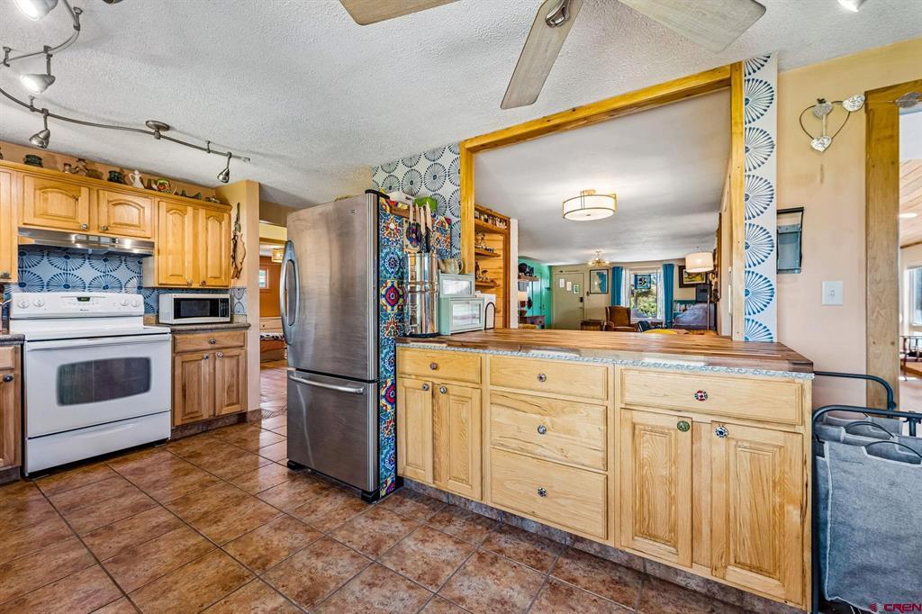 1003 Alma Avenue Property Photo 8