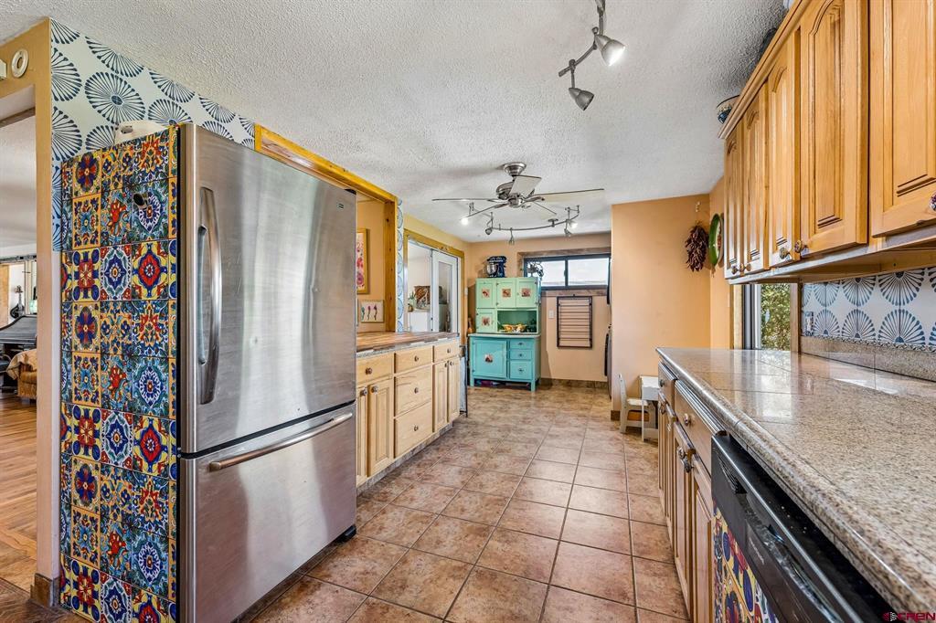 1003 Alma Avenue Property Photo 9