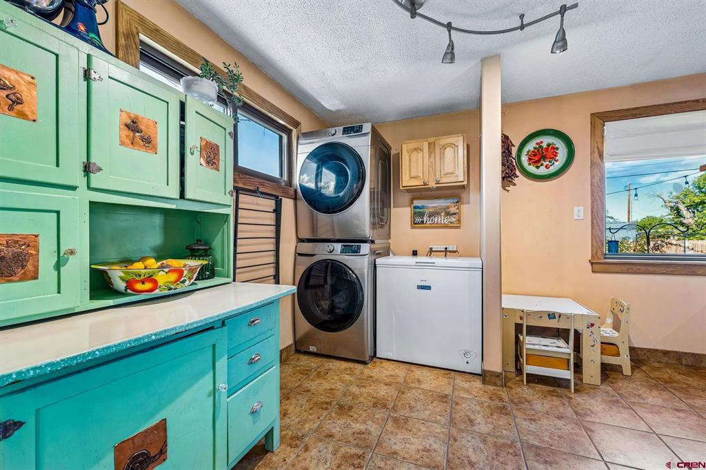 1003 Alma Avenue Property Photo 10