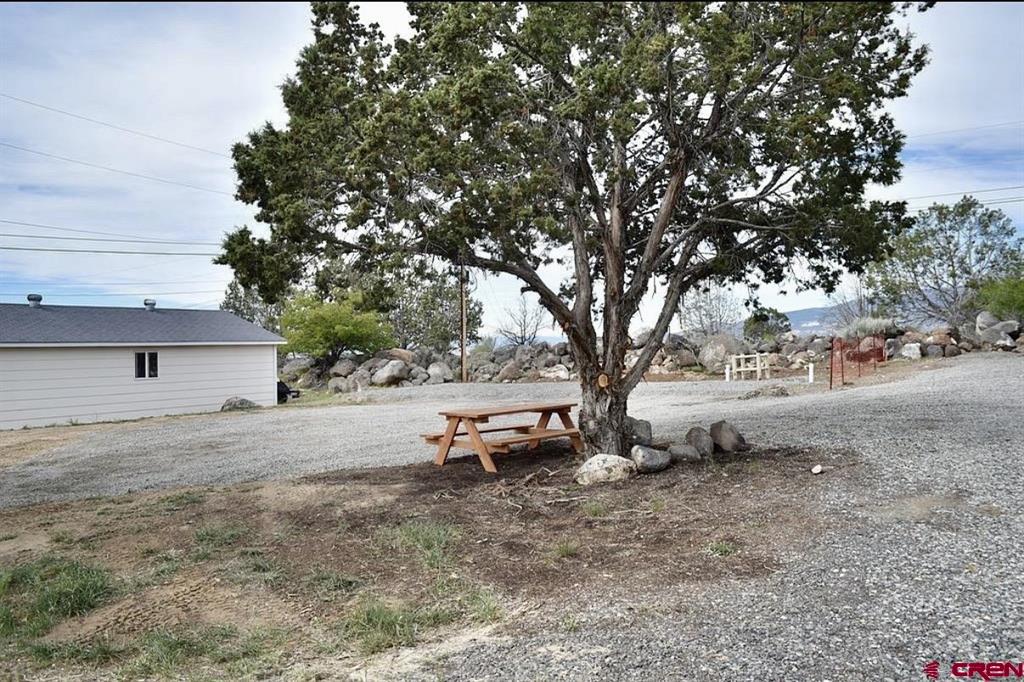 345 Nw Elm Avenue Property Photo 3