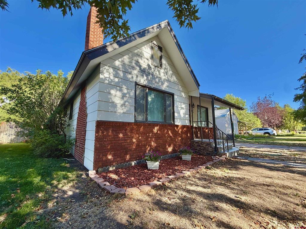 242 Morris Street Property Photo 3