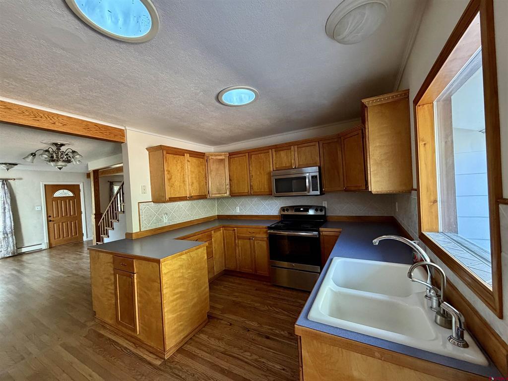 242 Morris Street Property Photo 9