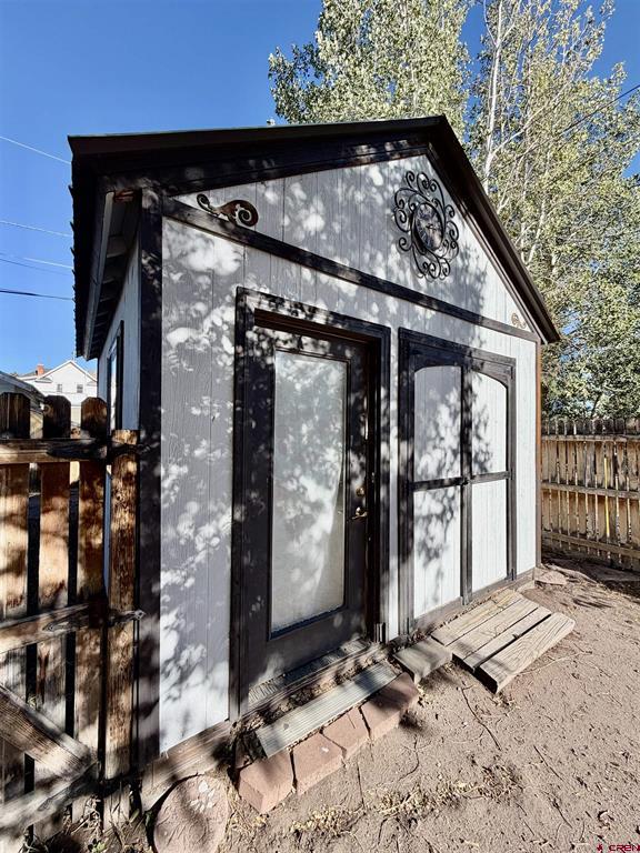 242 Morris Street Property Photo 25